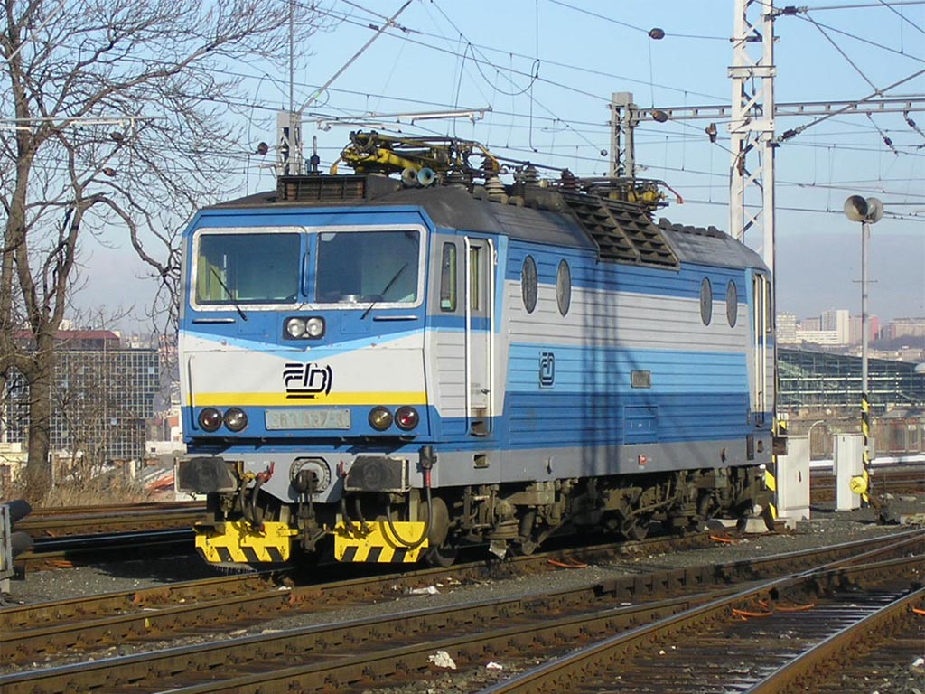 lokomotiva-363-cestovani-vlakem